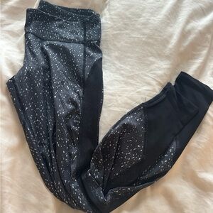 Lulu Lemon Women’s Cheetah Leggings - Size 8